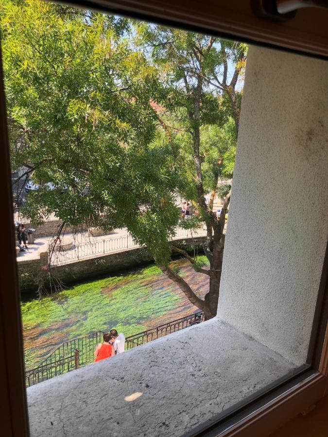 Le Loft Sur Les Quais Appartement LʼIsle-sur-la-Sorgue Buitenkant foto
